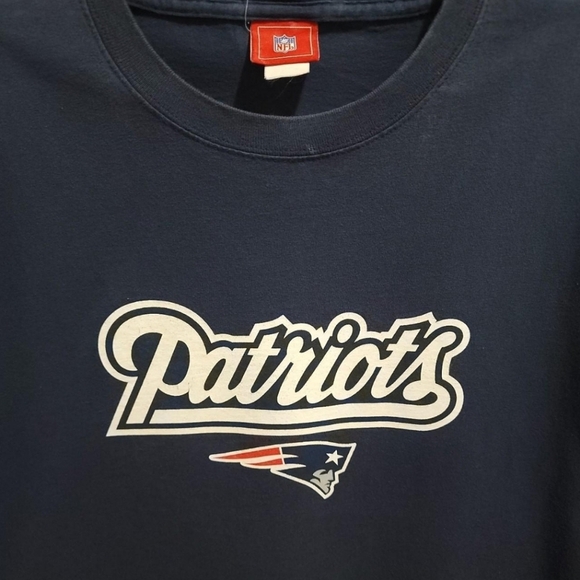 New England Patroits Men's Size XL Navy Blue Graphic Print t-shirt - Picture 2 of 3